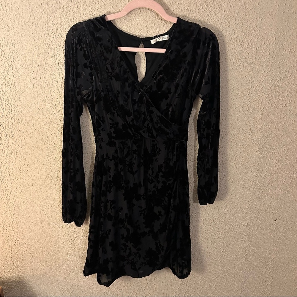Rewind Juniors' Faux Wrap Bodycon Velvet Dress Size M Christmas Long Sleeve